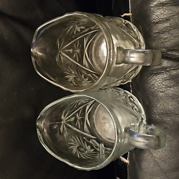 Vintage glass creamers - Picture 8 of 8